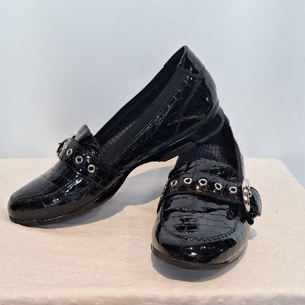 Aetrex Nancy Faux Crock Patent Leather Loafer Size 8